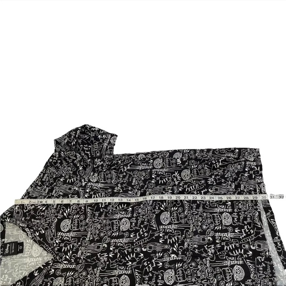 Disney Our Universe Button Up Shirt Sz L Cruella Icon NWOT Rayon Mens - Picture 8 of 8